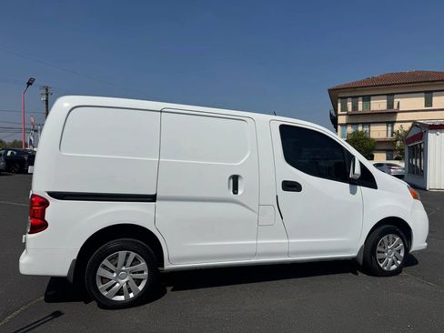Used 2015 Nissan NV200 SV w/ Back Door Glass Package FWD image 11