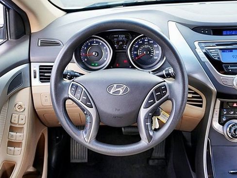 Used 2013 Hyundai Elantra GLS w/ Preferred Pkg FWD image 18