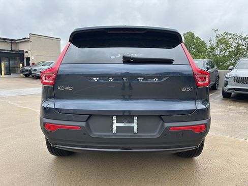 New 2026 Volvo XC40 B5 Core w/ Climate Package image 6