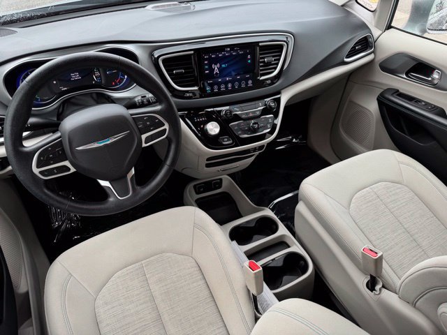Used 2019 Chrysler Pacifica Touring Plus FWD image 15