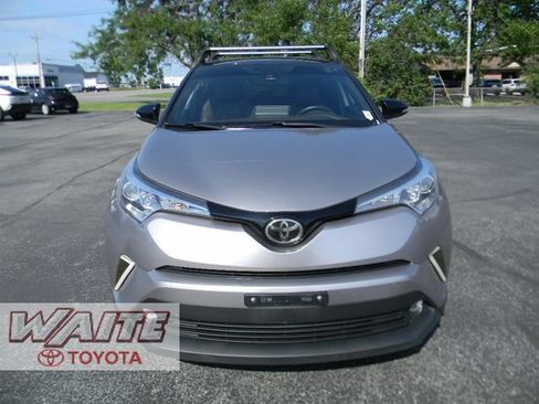 Used 2019 Toyota C-HR Limited FWD image 6