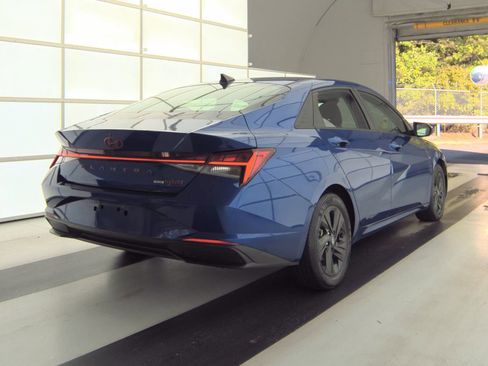 Used 2022 Hyundai Elantra Blue FWD image 6