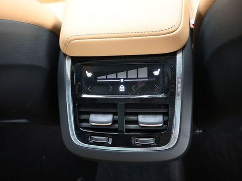Used 2023 Volvo XC60 B5 Ultimate w/ Climate Package AWD/4WD image 36