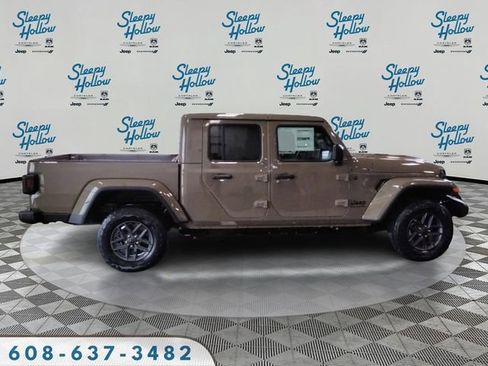 New 2026 Jeep Gladiator Sport AWD/4WD image 4