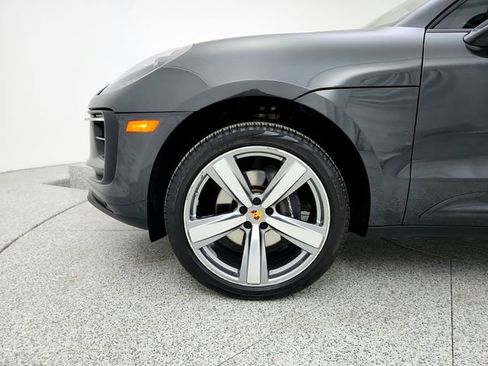 Used 2022 Porsche Macan Base image 27