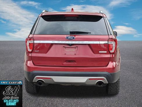 Used 2017 Ford Explorer XLT w/ Equipment Group 201A FWD image 14