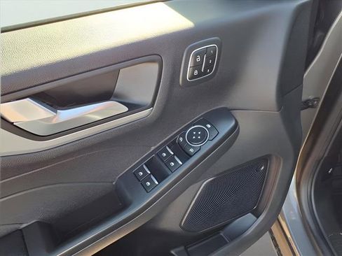 Used 2023 Ford Escape Platinum image 18