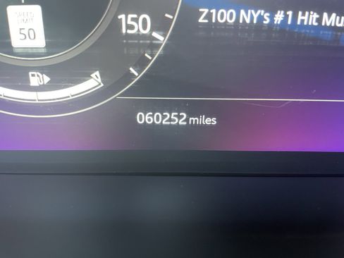 Used 2022 Land Rover Range Rover Sport HST image 25