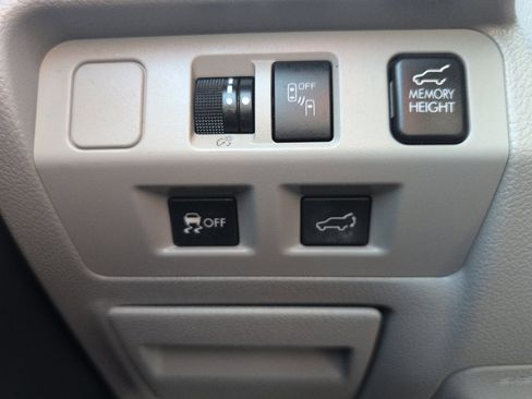 Used 2017 Subaru Forester 2.5i Limited image 20