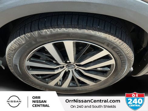 Used 2023 Nissan Pathfinder Platinum w/ Lighting Package (N92) AWD/4WD image 9