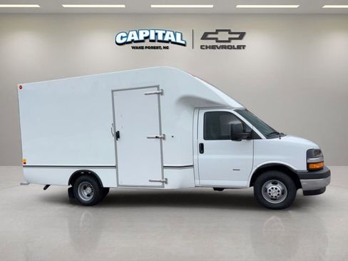 New 2025 Chevrolet Express 3500 w/ Power Convenience Package image 6
