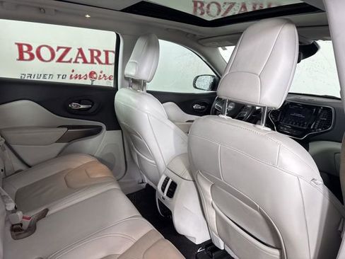 Used 2019 Jeep Cherokee Limited w/ Technology Group image 19