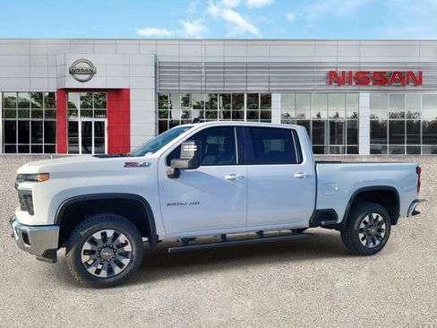 Used 2025 Chevrolet Silverado 2500 LT w/ Safety Package image 7