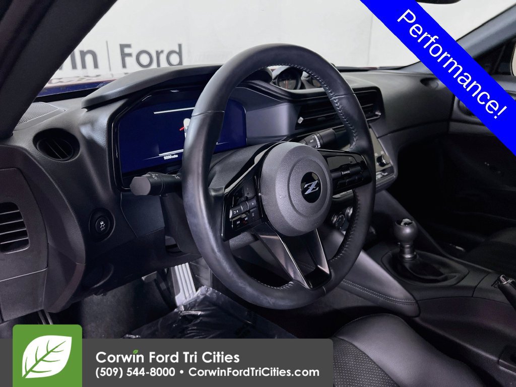 Used 2025 Nissan Z Performance w/ Floor Mat Package RWD image 2