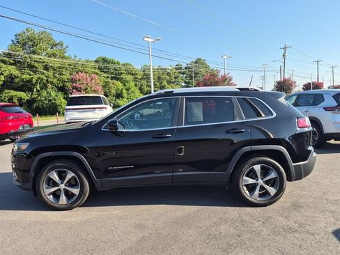 Used 2019 Jeep Cherokee Limited AWD/4WD image 6