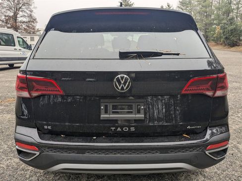 New 2024 Volkswagen Taos SE image 5