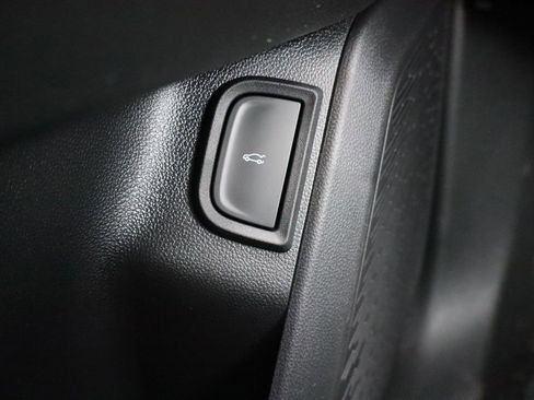New 2026 Chevrolet Equinox ACTIV w/ Convenience Package III AWD/4WD image 17