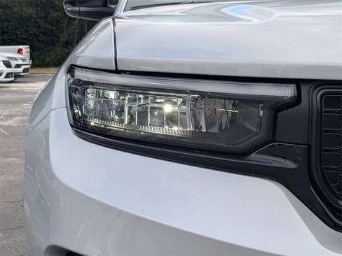 New 2025 Jeep Grand Cherokee Altitude image 9