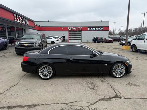 Used 2011 BMW 335i Convertible image 2