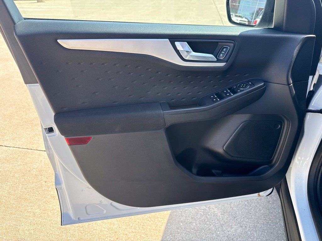 Used 2020 Ford Escape SE Sport AWD/4WD image 17