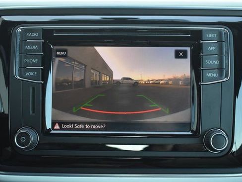 Used 2018 Volkswagen Beetle 2.0T Coast image 24