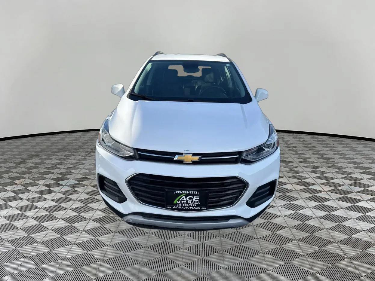Used 2020 Chevrolet Trax LT w/ LT Convenience Package FWD image 3