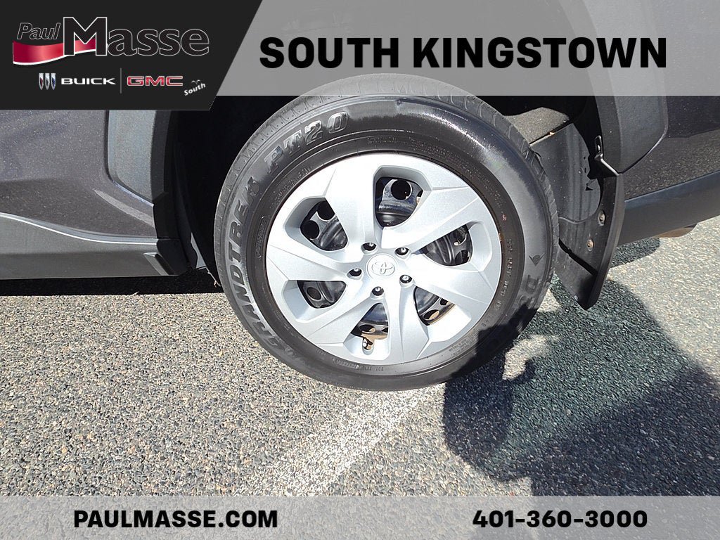 Used 2023 Toyota RAV4 LE AWD/4WD image 10