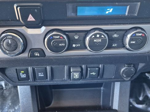 Used 2023 Toyota Tacoma SR5 w/ Technology Package AWD/4WD image 31