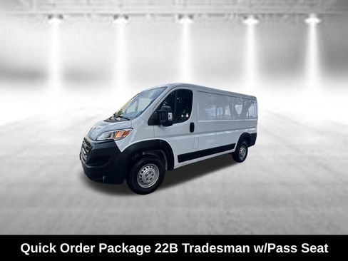Used 2025 RAM ProMaster 2500 w/ Convenience Group FWD image 3