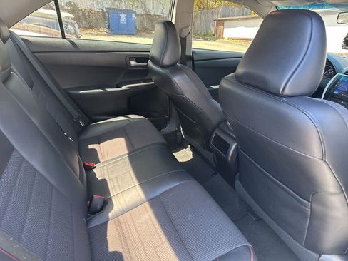 Used 2016 Toyota Camry SE FWD image 9