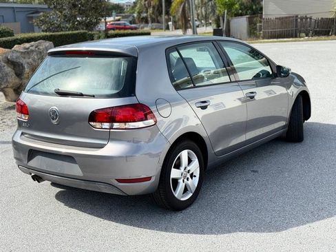Used 2010 Volkswagen Golf 4-Door image 5