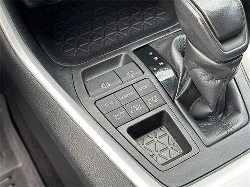 Used 2020 Toyota RAV4 XLE image 21