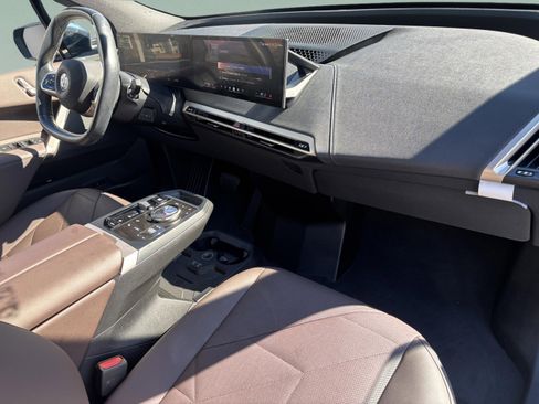 Used 2026 BMW iX xDrive45 image 23