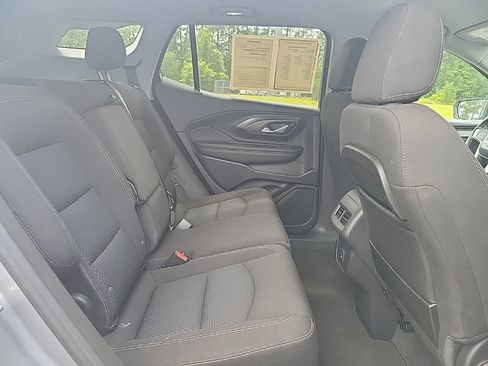 Used 2024 GMC Terrain SLE FWD image 11