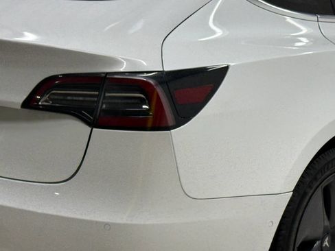 Used 2018 Tesla Model 3 Long Range RWD image 10