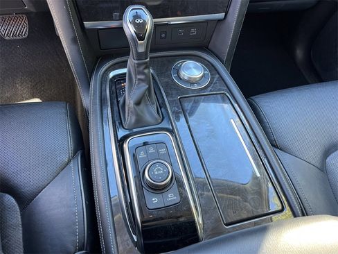 Used 2024 INFINITI QX80 Luxe image 29