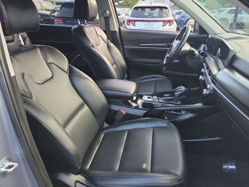 Used 2025 Kia Telluride LX FWD image 20