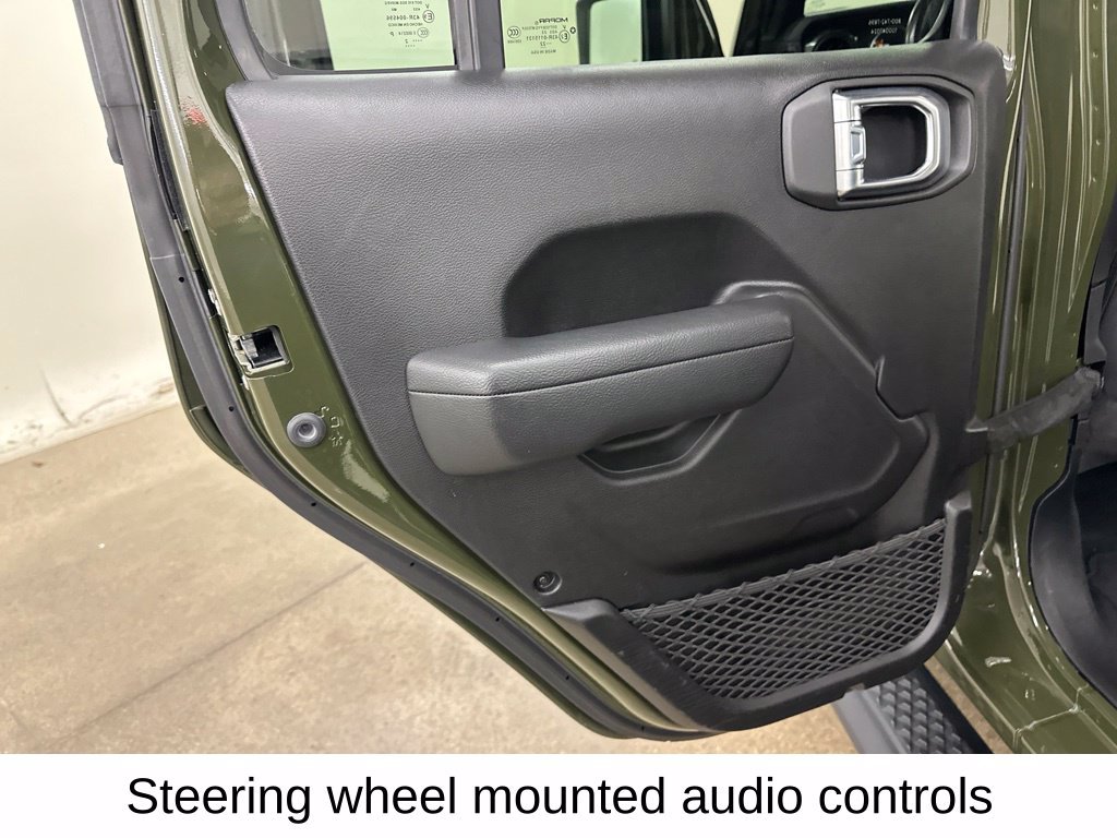Used 2022 Jeep Gladiator Sport AWD/4WD image 28