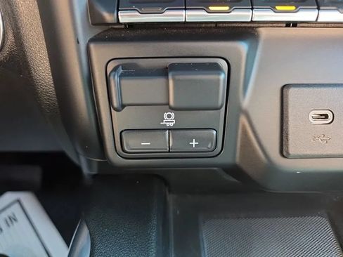 Used 2020 Chevrolet Silverado 1500 High Country w/ Technology Package AWD/4WD image 33
