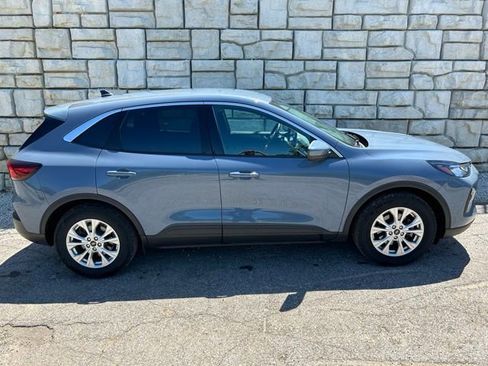 Used 2023 Ford Escape Active w/ Tech Pack #2 FWD image 6