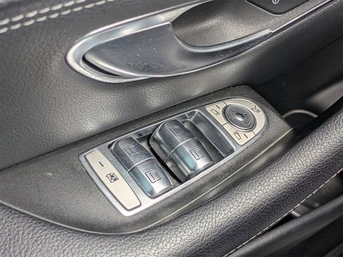 Used 2019 Mercedes-Benz E 300 4MATIC image 23