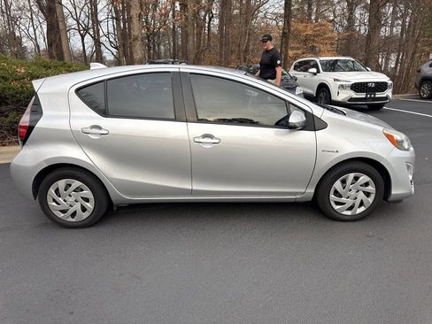 Used 2016 Toyota Prius C Four image 17