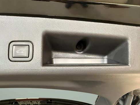 Used 2024 Chevrolet Equinox LT AWD/4WD image 22