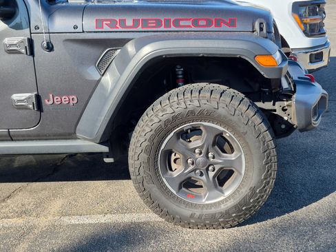 Used 2022 Jeep Gladiator Rubicon w/ Cold Weather Group AWD/4WD image 5