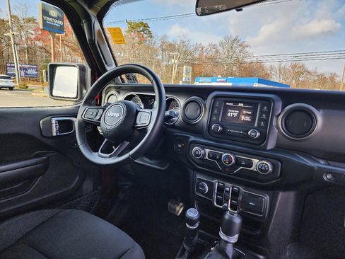 Used 2021 Jeep Wrangler Unlimited Sport image 27