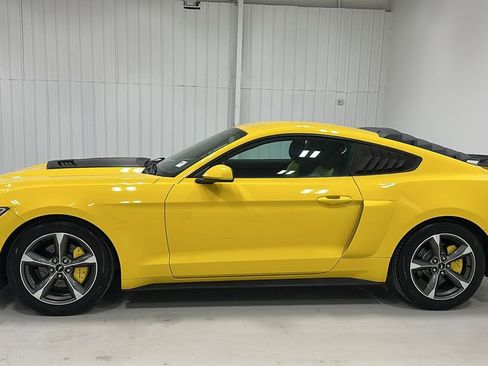 Used 2015 Ford Mustang Coupe w/ Equipment Group 051A image 3