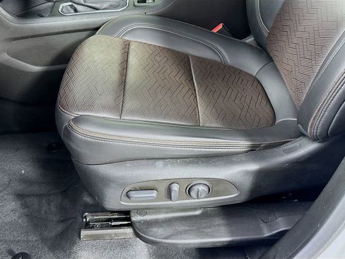 Used 2022 Chevrolet Traverse High Country image 23