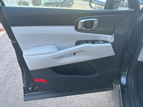 New 2025 Kia Sorento S image 30