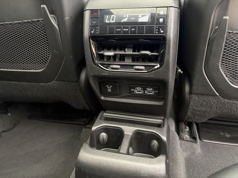 Used 2022 Jeep Grand Cherokee L Limited AWD/4WD image 19