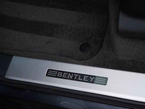 Used 2024 Bentley Bentayga Extended Wheelbase AWD/4WD image 20